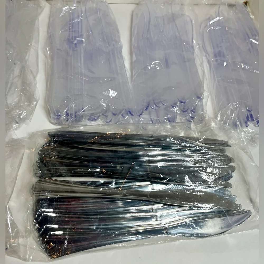 (Brand New/Sealed) Bundle-Clear and Silver Disposable Cutlery Sets (Knives Only)
